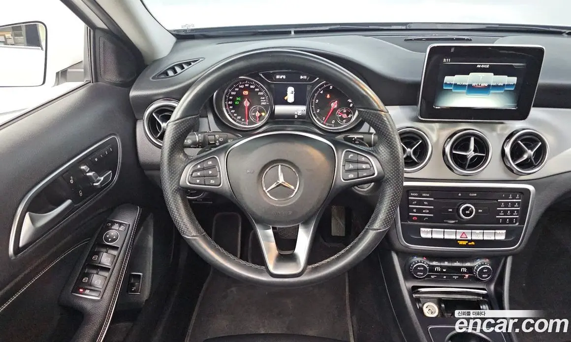 Mercedes-Benz GLA-Class 2019 2.0 автомат (гидро), фото 19