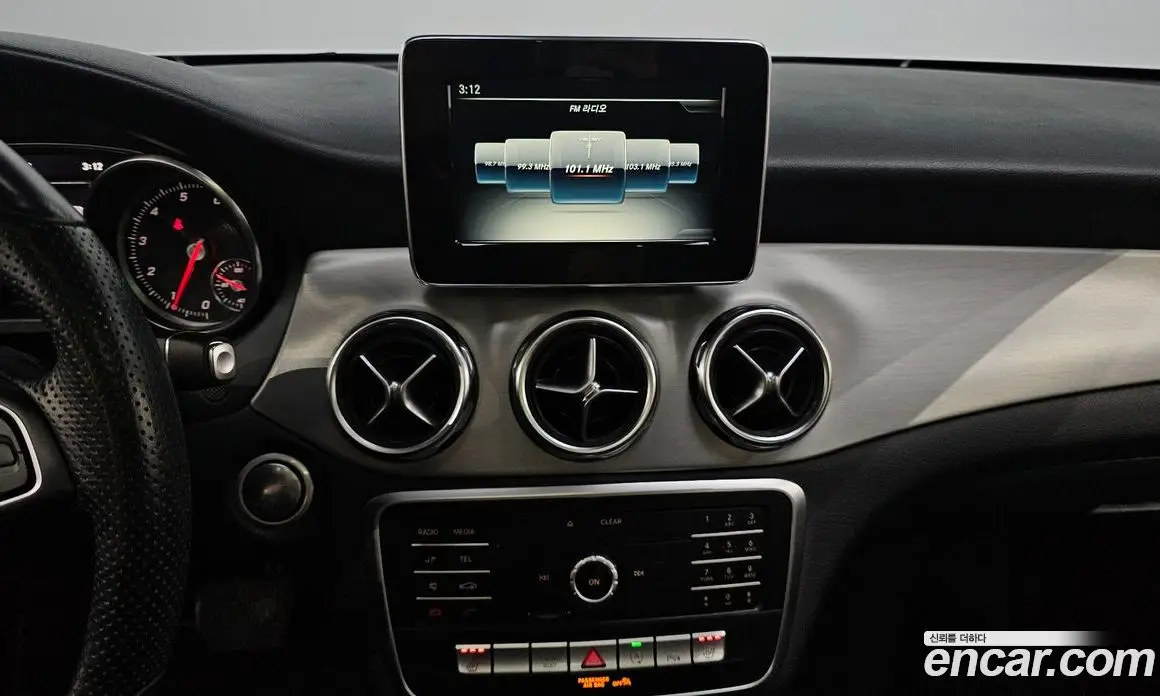 Mercedes-Benz GLA-Class 2019 2.0 автомат (гидро), фото 20