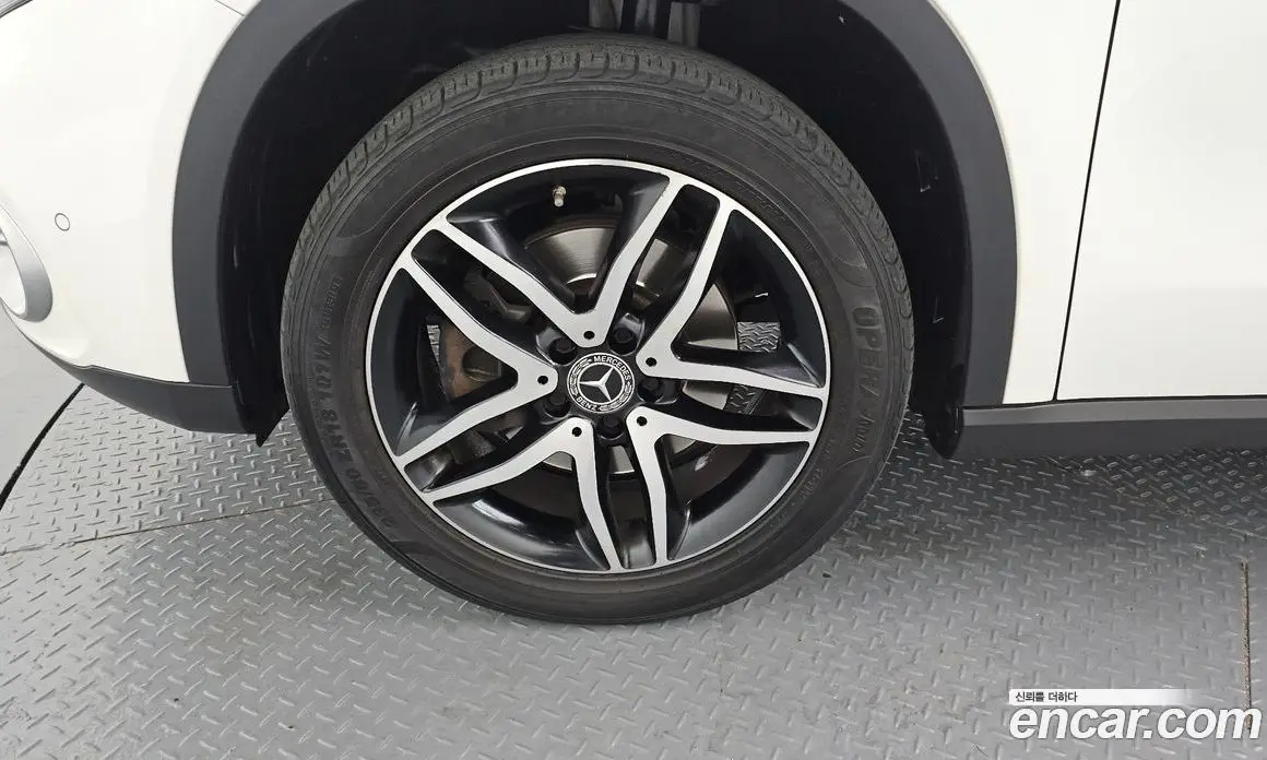 Mercedes-Benz GLA-Class 2019 2.0 автомат (гидро), фото 5