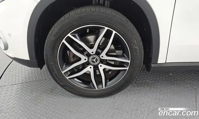 Mercedes-Benz GLA-Class 2019 2.0 автомат (гидро), миниатюра 5