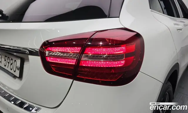Mercedes-Benz GLA-Class 2019 2.0 автомат (гидро), миниатюра 9