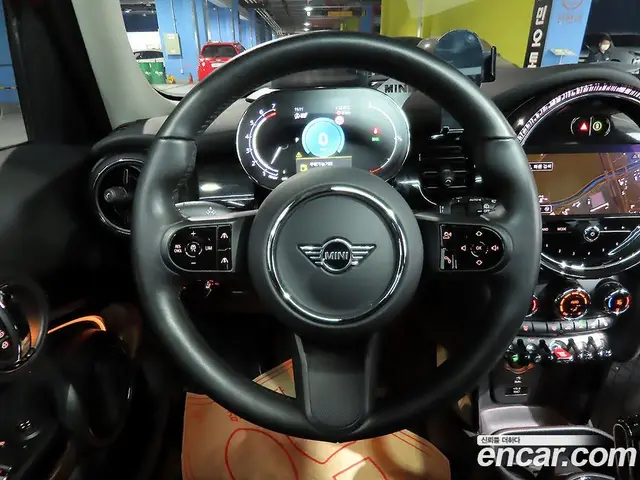 Mini Cooper 2021 2.0 автомат (гидро), миниатюра 11
