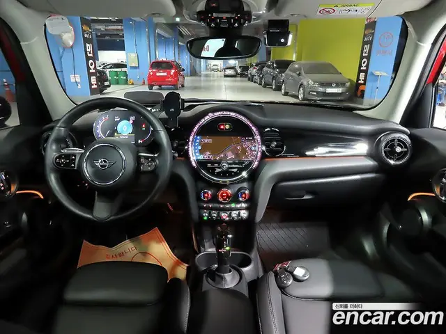 Mini Cooper 2021 2.0 автомат (гидро), миниатюра 7