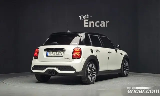 Mini Cooper 2024 2.0 автомат (гидро), миниатюра 2