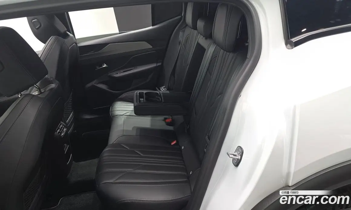 Peugeot 408 2024 1.2 автомат (гидро), фото 12