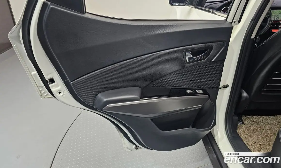 SsangYong TIBOLI 2017 1.6 автомат (гидро), фото 15 SsangYong TIBOLI 2017 1.6 автомат (гидро), фото 15