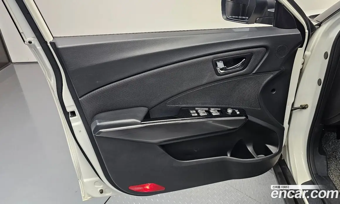SsangYong TIBOLI 2017 1.6 автомат (гидро), фото 13 SsangYong TIBOLI 2017 1.6 автомат (гидро), фото 13