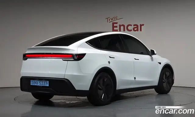 Tesla Model Y 2026 0.2 автомат (гидро), миниатюра 1 Tesla Model Y 2026 0.2 автомат (гидро), миниатюра 1