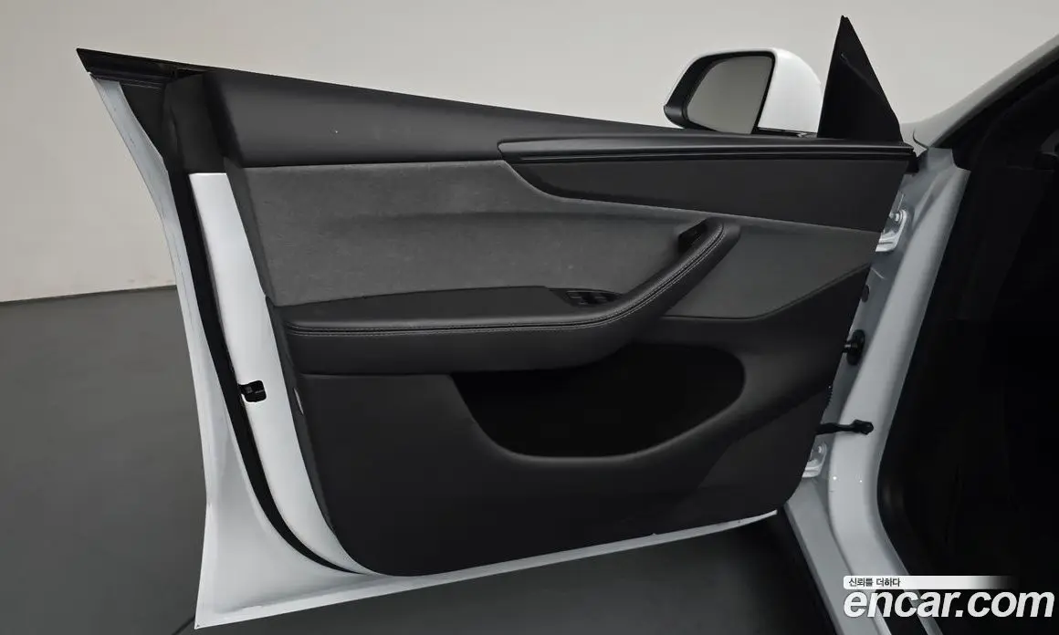 Tesla Model Y 2026 0.2 автомат (гидро), фото 13 Tesla Model Y 2026 0.2 автомат (гидро), фото 13