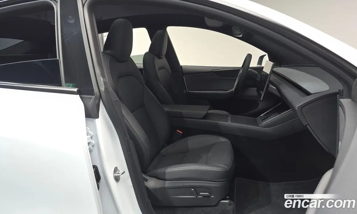 Tesla Model Y 2026 0.2 автомат (гидро), фото 16 Tesla Model Y 2026 0.2 автомат (гидро), фото 16