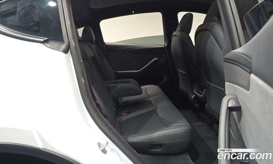 Tesla Model Y 2026 0.2 автомат (гидро), фото 17 Tesla Model Y 2026 0.2 автомат (гидро), фото 17