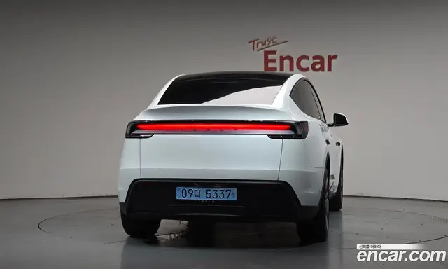 Tesla Model Y 2026 0.2 автомат (гидро), миниатюра 3 Tesla Model Y 2026 0.2 автомат (гидро), миниатюра 3