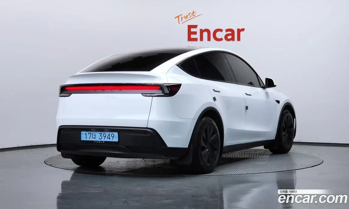 Tesla Model Y 2026 0.2 автомат (гидро), фото 1 Tesla Model Y 2026 0.2 автомат (гидро), фото 1