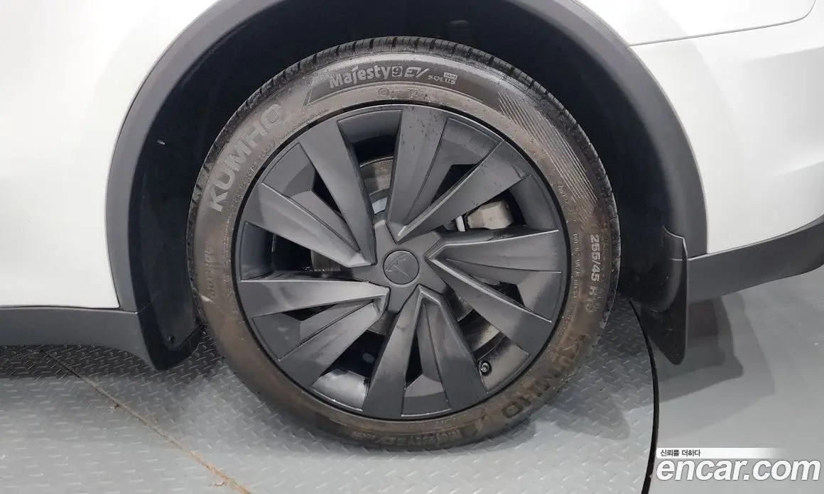 Tesla Model Y 2026 0.2 автомат (гидро), фото 6 Tesla Model Y 2026 0.2 автомат (гидро), фото 6