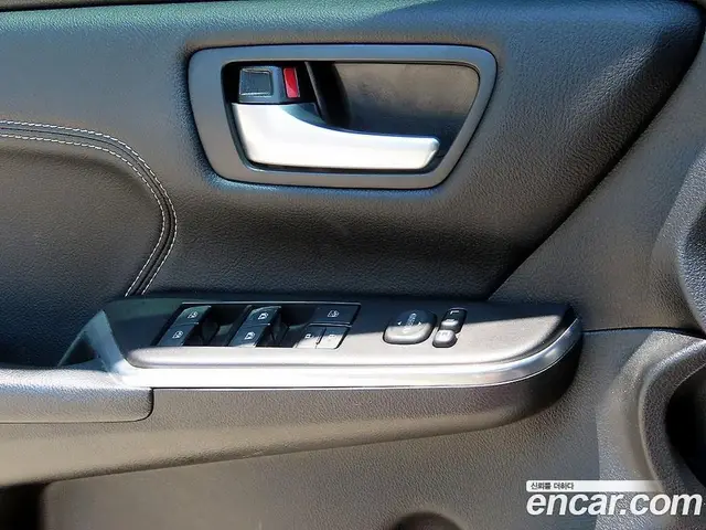 Toyota Camry 2016 2.5 автомат (гидро), миниатюра 11 Toyota Camry 2016 2.5 автомат (гидро), миниатюра 11