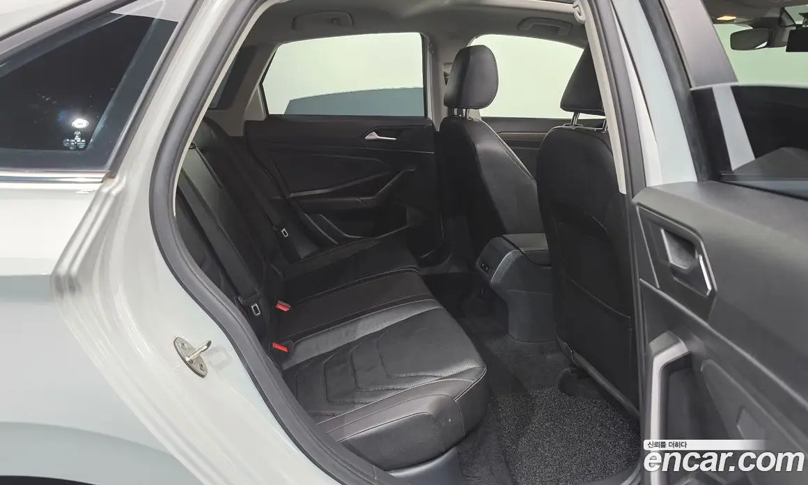 Volkswagen Jetta 2021 1.4 автомат (гидро), фото 17