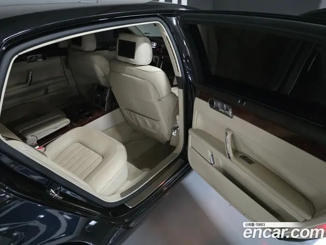 Volkswagen Phaeton 2011 4.2 автомат (гидро), миниатюра 2