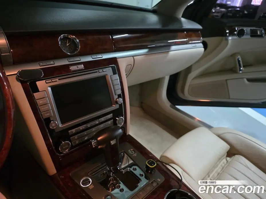 Volkswagen Phaeton 2011 4.2 автомат (гидро), фото 7