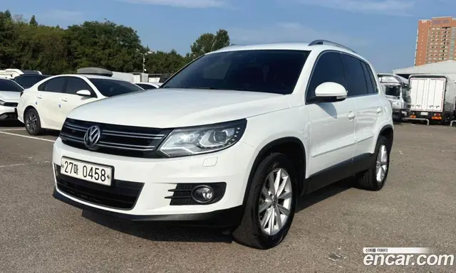 Volkswagen Tiguan 2016 2.0 автомат (гидро), миниатюра 1 Volkswagen Tiguan 2016 2.0 автомат (гидро), миниатюра 1