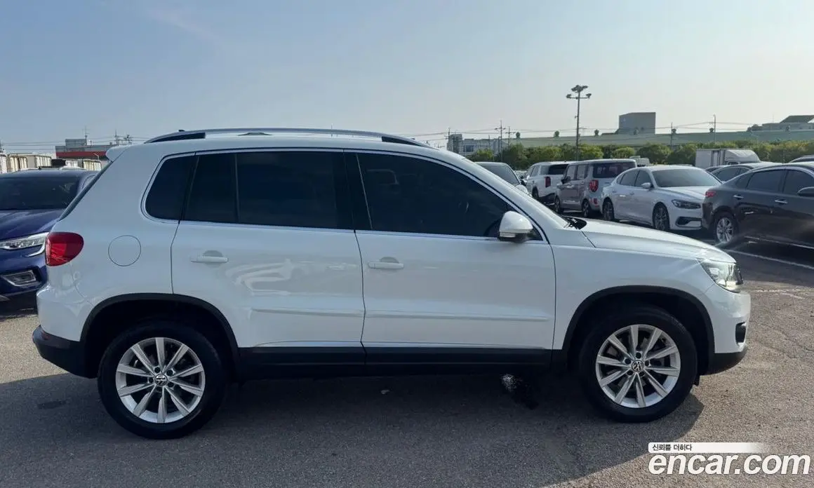 Volkswagen Tiguan 2016 2.0 автомат (гидро), фото 12 Volkswagen Tiguan 2016 2.0 автомат (гидро), фото 12