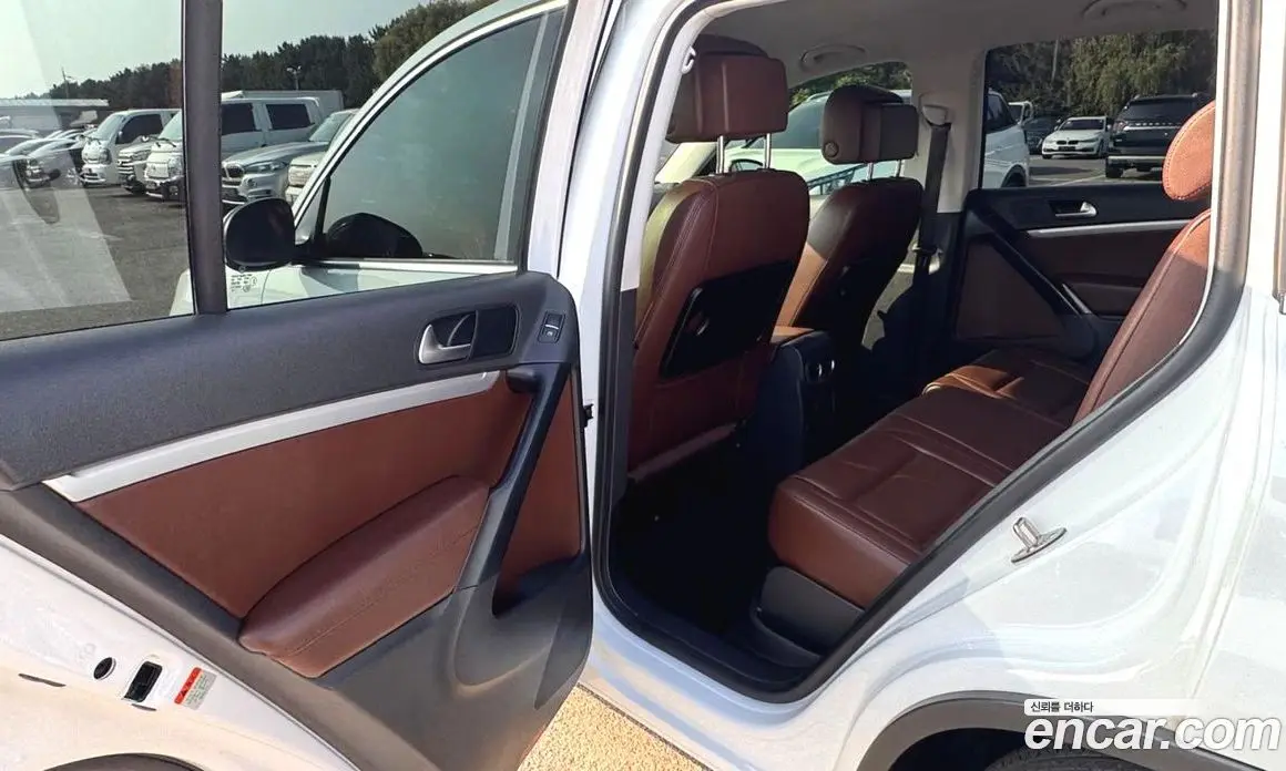 Volkswagen Tiguan 2016 2.0 автомат (гидро), фото 18 Volkswagen Tiguan 2016 2.0 автомат (гидро), фото 18