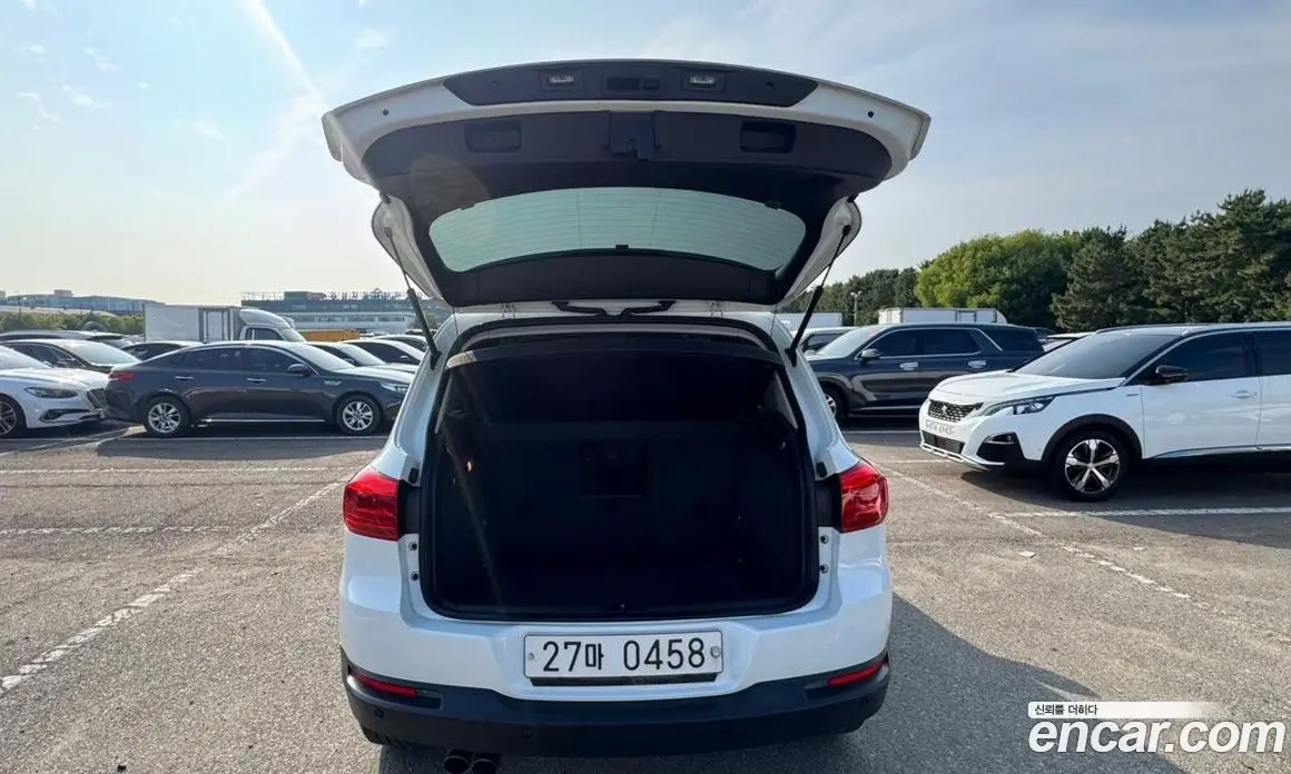 Volkswagen Tiguan 2016 2.0 автомат (гидро), фото 19 Volkswagen Tiguan 2016 2.0 автомат (гидро), фото 19