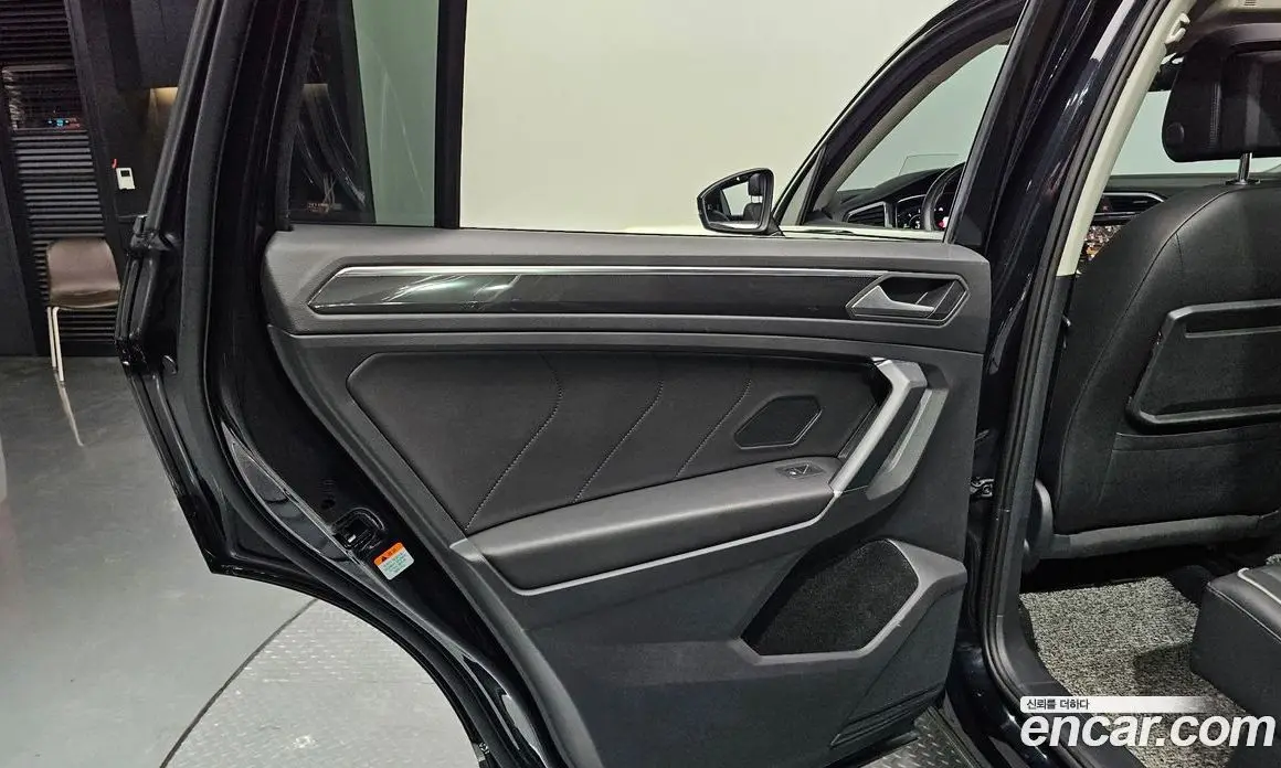Volkswagen Tiguan 2020 2.0 автомат (гидро), фото 14 Volkswagen Tiguan 2020 2.0 автомат (гидро), фото 14