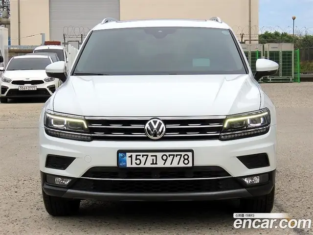 Volkswagen Tiguan 2020 2.0 автомат (гидро), миниатюра 1 Volkswagen Tiguan 2020 2.0 автомат (гидро), миниатюра 1
