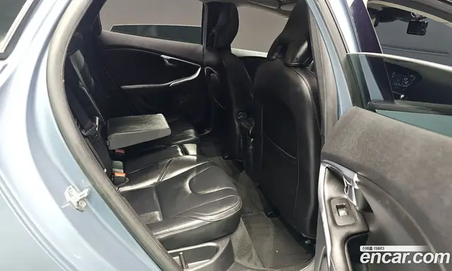 Volvo V40 2016 2.0 автомат (гидро), миниатюра 12