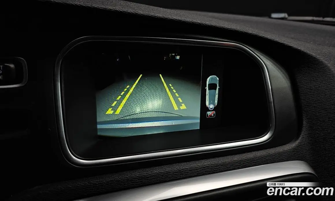 Volvo V40 2016 2.0 автомат (гидро), фото 15 Volvo V40 2016 2.0 автомат (гидро), фото 15