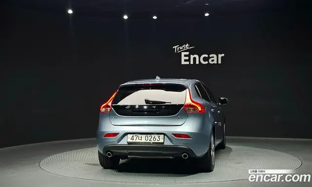 Volvo V40 2016 2.0 автомат (гидро), миниатюра 4 Volvo V40 2016 2.0 автомат (гидро), миниатюра 4