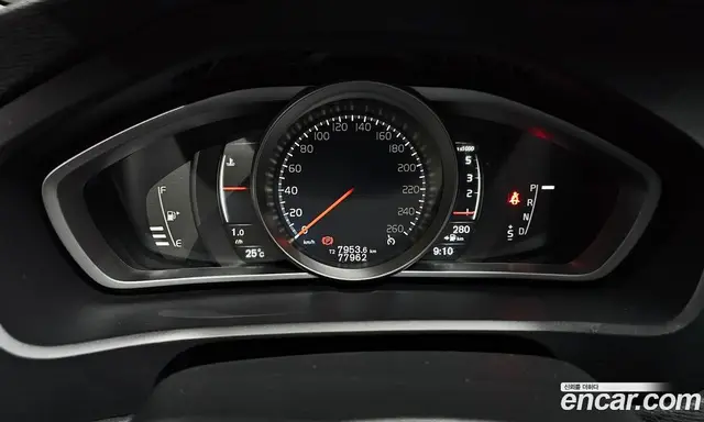 Volvo V40 2016 2.0 автомат (гидро), миниатюра 8 Volvo V40 2016 2.0 автомат (гидро), миниатюра 8