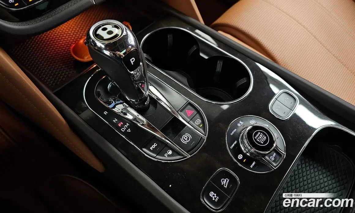 Bentley Bentayga 2019 4.0 автомат (гидро), фото 12 Bentley Bentayga 2019 4.0 автомат (гидро), фото 12