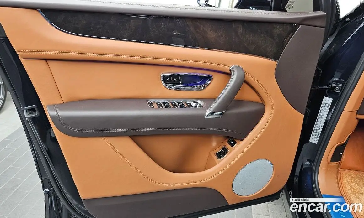 Bentley Bentayga 2019 4.0 автомат (гидро), фото 14 Bentley Bentayga 2019 4.0 автомат (гидро), фото 14