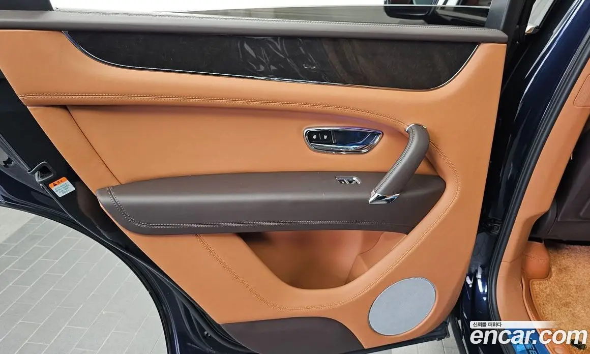 Bentley Bentayga 2019 4.0 автомат (гидро), фото 15 Bentley Bentayga 2019 4.0 автомат (гидро), фото 15