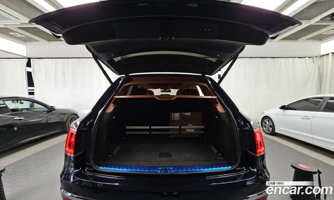 Bentley Bentayga 2019 4.0 автомат (гидро), фото 26 Bentley Bentayga 2019 4.0 автомат (гидро), фото 26