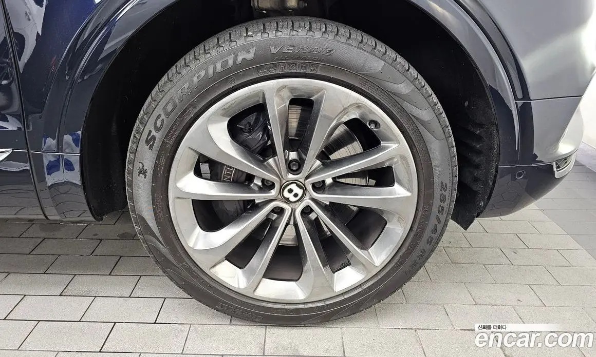 Bentley Bentayga 2019 4.0 автомат (гидро), фото 7 Bentley Bentayga 2019 4.0 автомат (гидро), фото 7