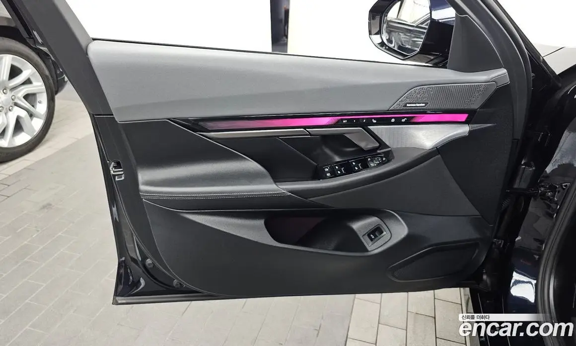 BMW 5 серия 2025 2.0 автомат (гидро), фото 14