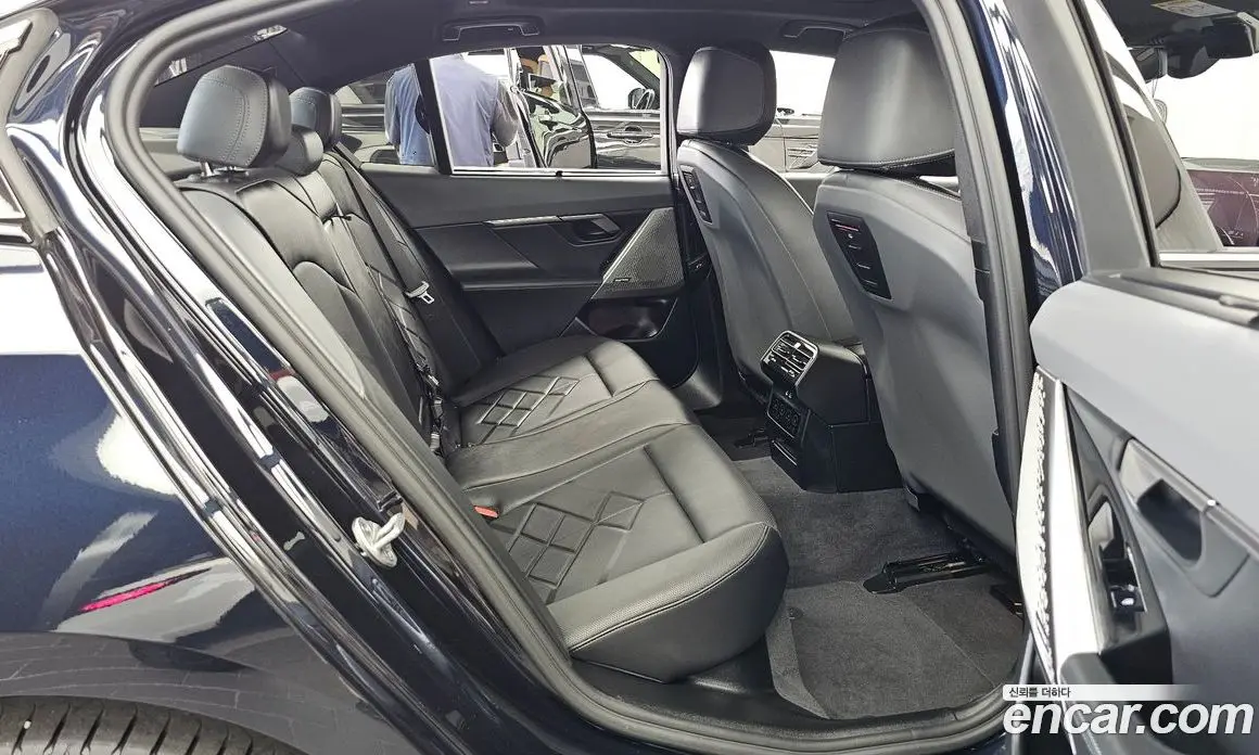 BMW 5 серия 2025 2.0 автомат (гидро), фото 18