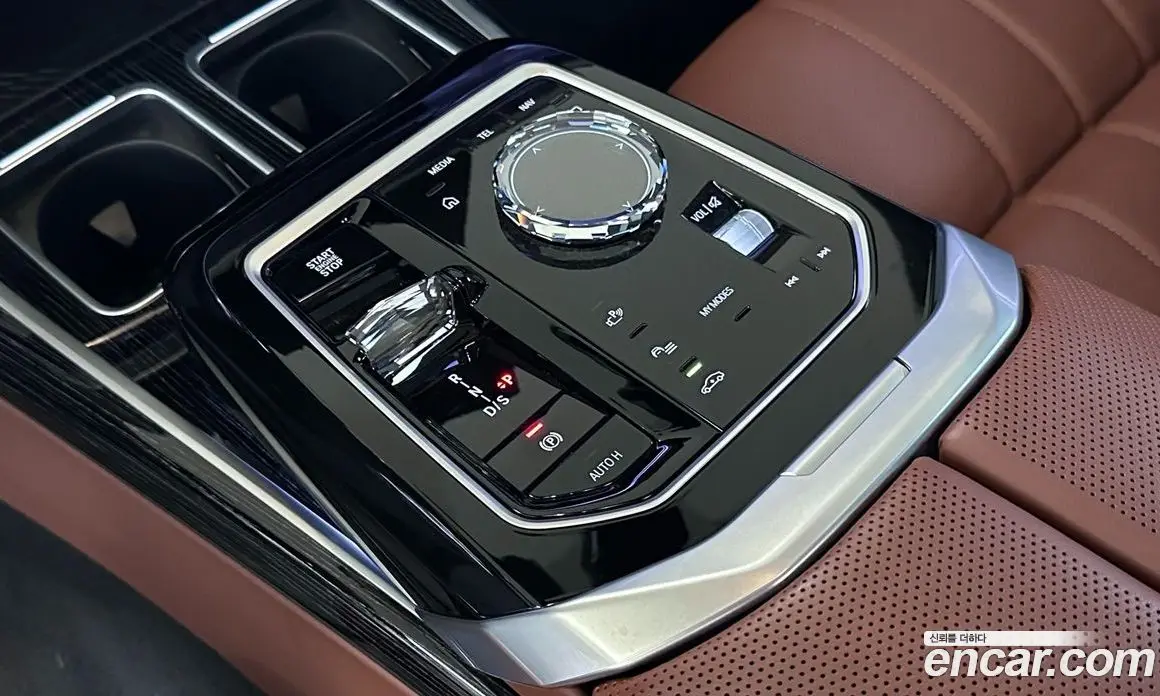 BMW 7 серия 2025 3.0 автомат (гидро), фото 9