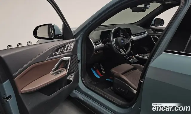 BMW iX1 2023 0.2 автомат (гидро), миниатюра 12