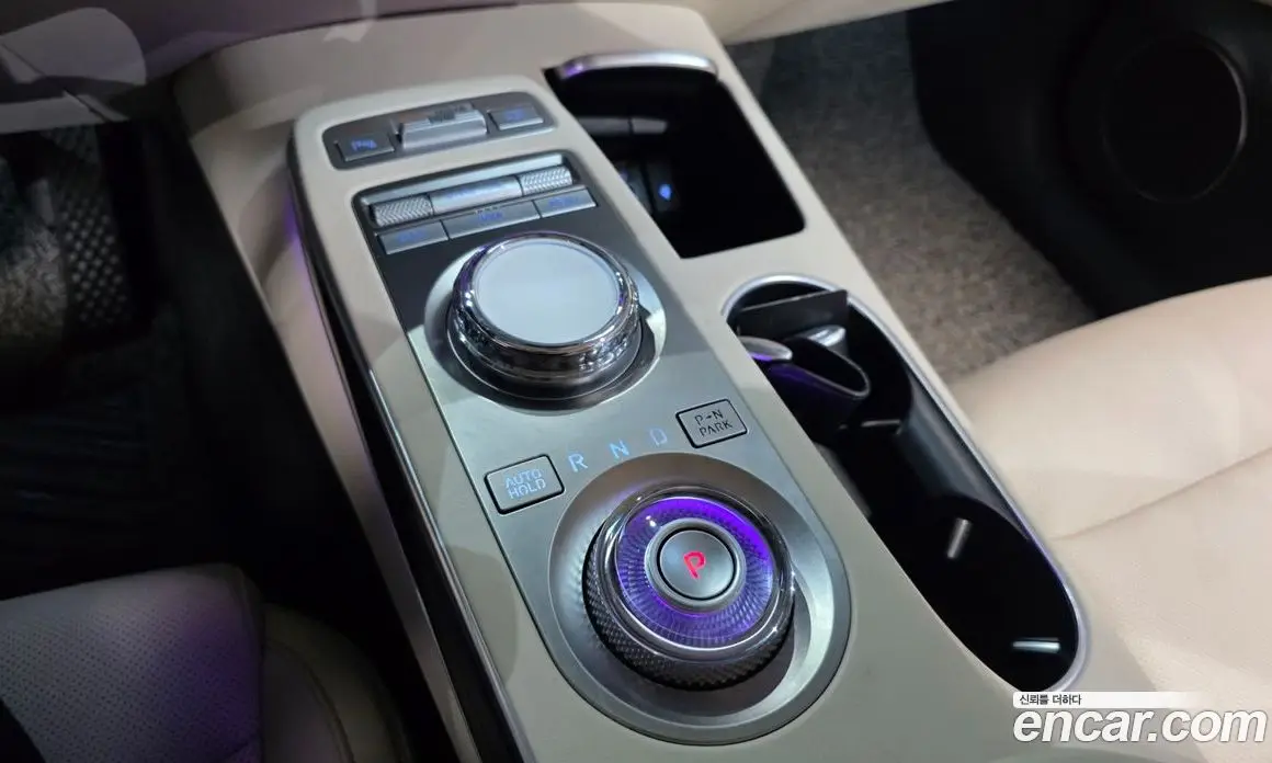 Genesis GV70 2021 2.2 автомат (гидро), фото 12 Genesis GV70 2021 2.2 автомат (гидро), фото 12