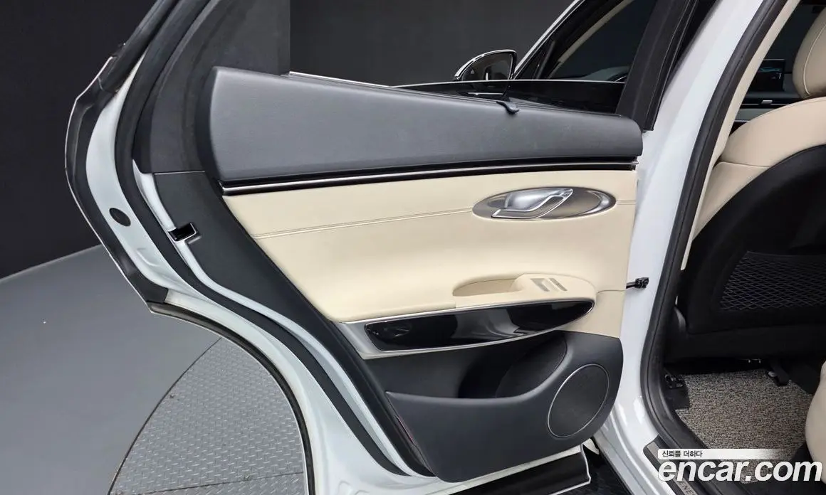 Genesis GV70 2021 2.2 автомат (гидро), фото 15 Genesis GV70 2021 2.2 автомат (гидро), фото 15