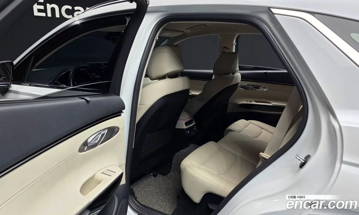 Genesis GV70 2021 2.2 автомат (гидро), фото 16 Genesis GV70 2021 2.2 автомат (гидро), фото 16