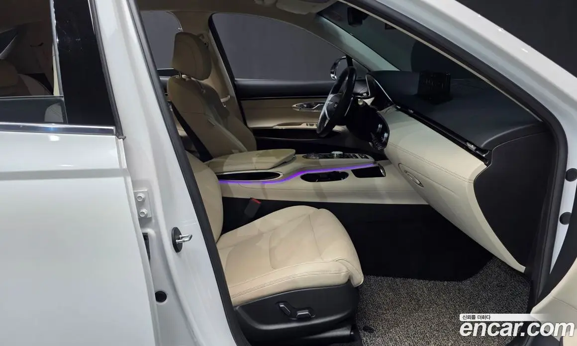 Genesis GV70 2021 2.2 автомат (гидро), фото 17 Genesis GV70 2021 2.2 автомат (гидро), фото 17