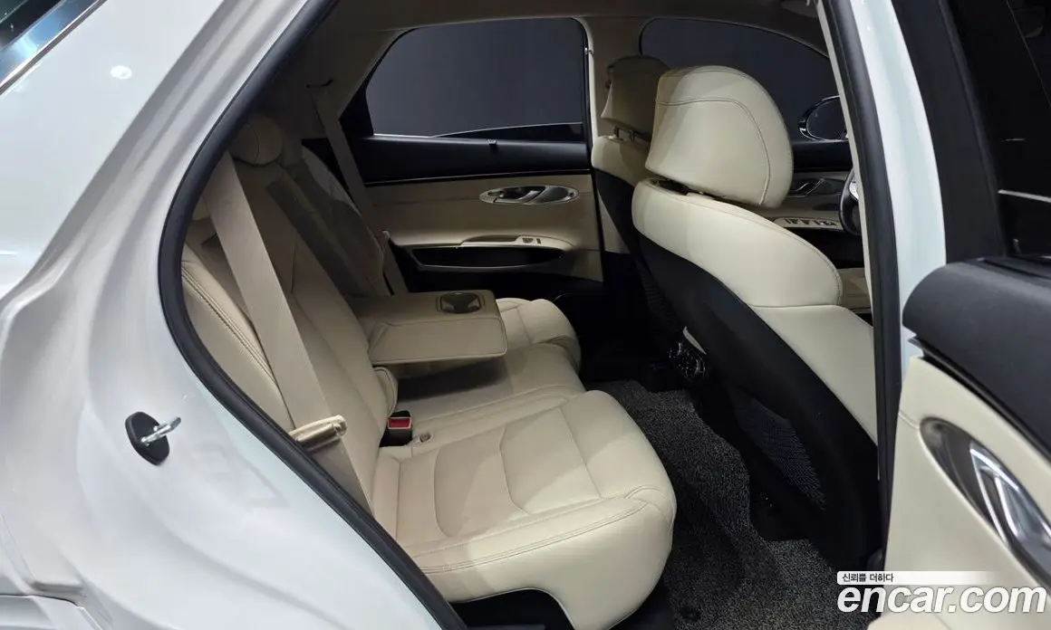 Genesis GV70 2021 2.2 автомат (гидро), фото 18 Genesis GV70 2021 2.2 автомат (гидро), фото 18