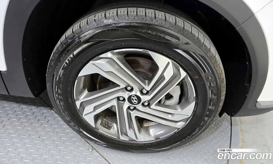 Hyundai Santa Fe 2023 2.5 автомат (гидро), фото 5
