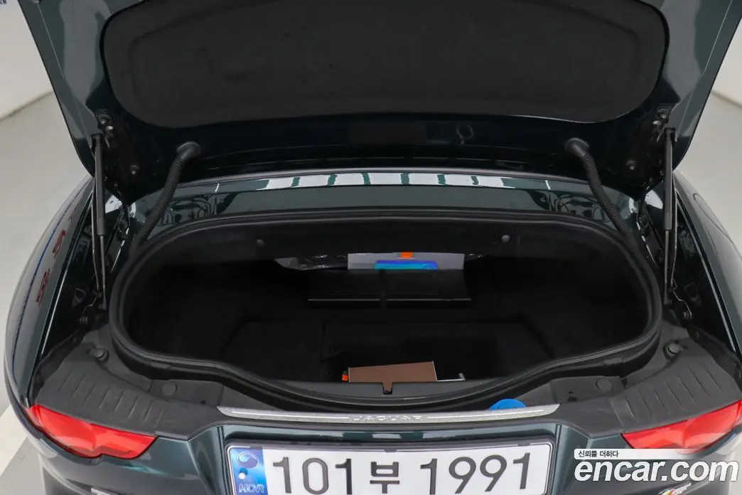 Jaguar F-Type 2015 5.0 автомат (гидро), фото 17 Jaguar F-Type 2015 5.0 автомат (гидро), фото 17
