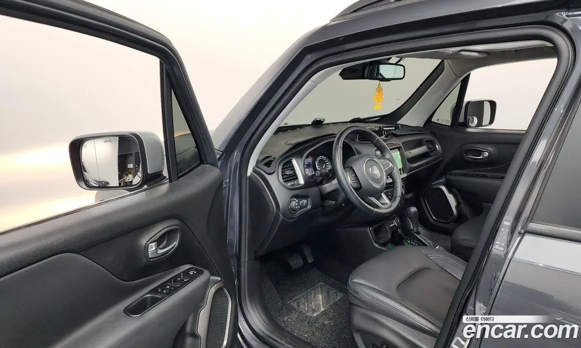 Jeep Renegade 2022 1.3 автомат (гидро), фото 10 Jeep Renegade 2022 1.3 автомат (гидро), фото 10