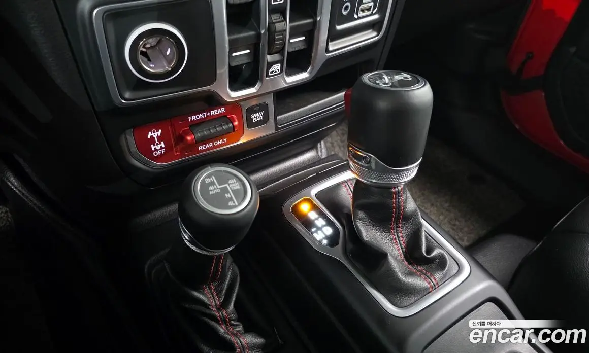Jeep Wrangler 2018 2.0 автомат (гидро), фото 12 Jeep Wrangler 2018 2.0 автомат (гидро), фото 12